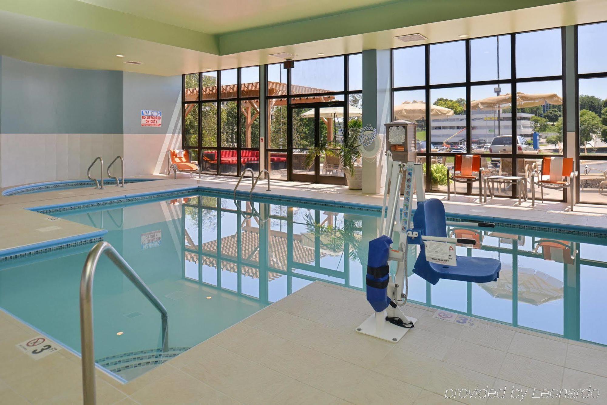 Holiday Inn Express & Suites Central Omaha By Ihg Εξωτερικό φωτογραφία